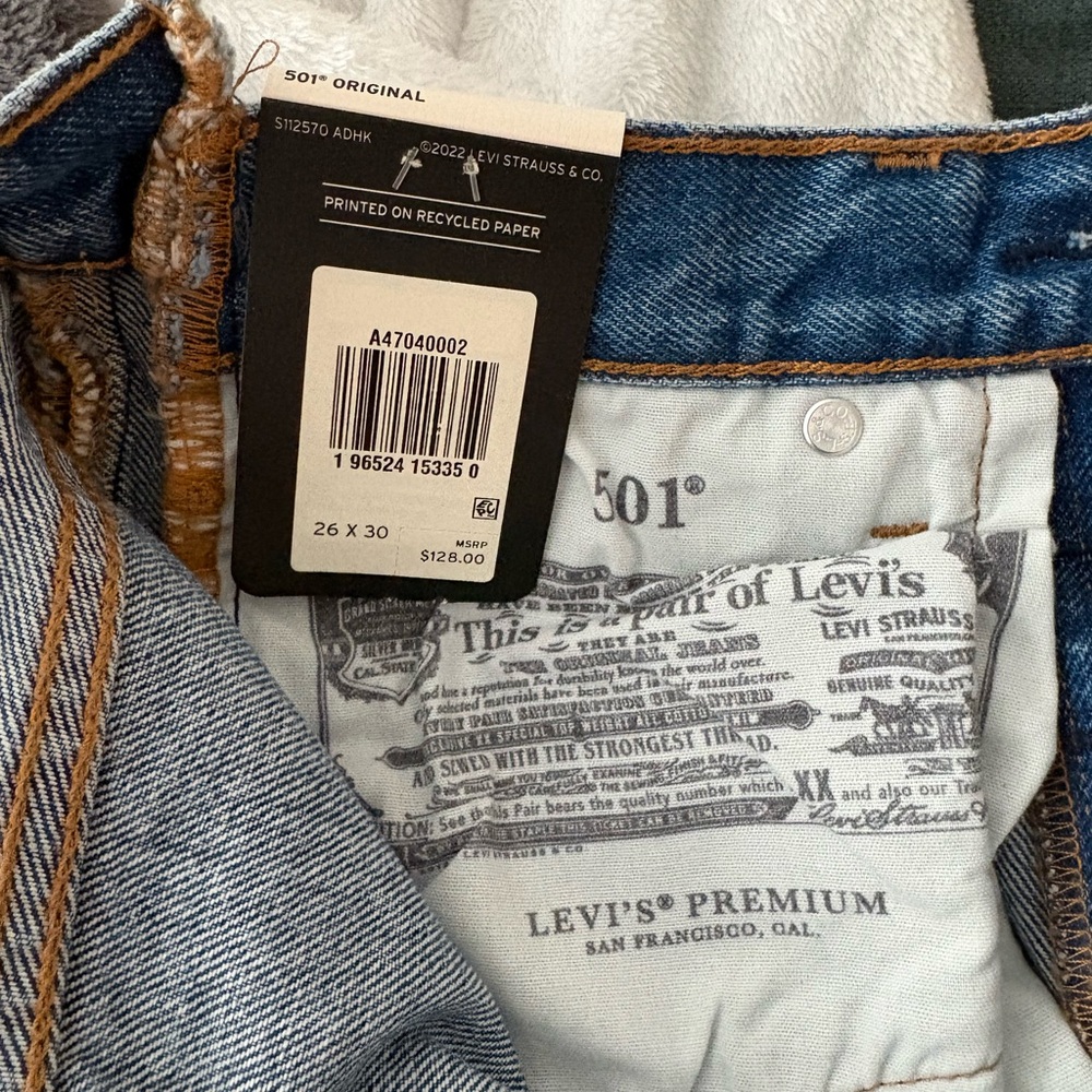 NWT Levi's 501 two-toned denim jeans - Picture 9 of 10